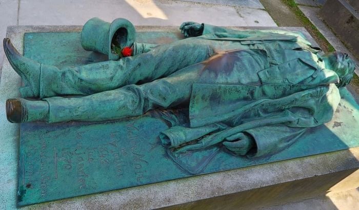 죽어서 ㅅㅅ심볼이 된 프랑스 남자 | 인스티즈