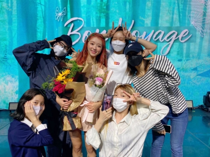 데뷔날 7번 울었다고 해서 MSG인줄 알았는데 진짜 데뷔 쇼케하면서 7번 넘게 운 아이돌 | 인스티즈