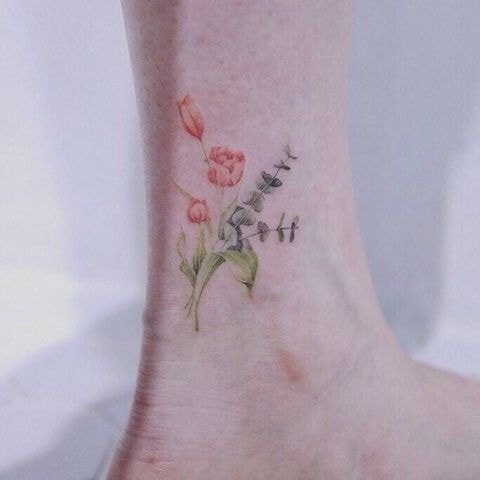 백예린 다리에 새로 추가된 타투.jpg | 인스티즈