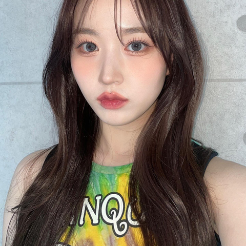 호불호 극명하게 갈리는 요즘 아이돌 오버립 메이크업.twt | 인스티즈