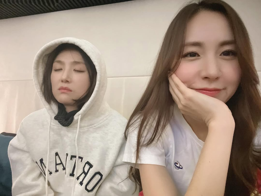 연말 무대 이후 뭔가를 준비하는것 같은 베이비복스 | 인스티즈