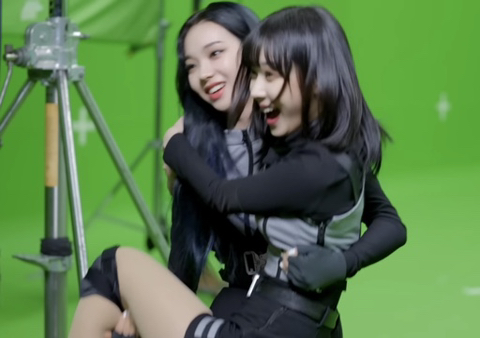 에스파 윈터 가뿐하게 공주님 안기 성공하는 지젤 보고 호기롭게 도전하는 카리나 | 인스티즈