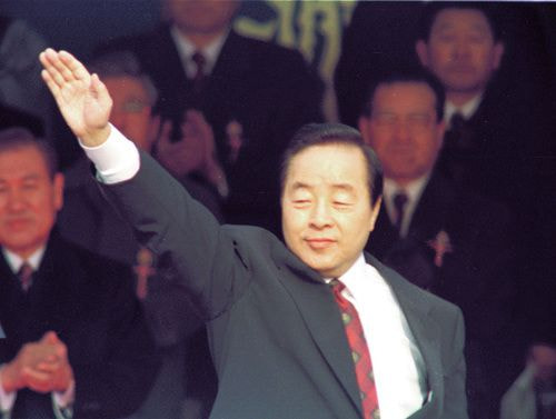 시민들이 불안에 떨어서야 되겠냐며 사형수들 쓸어버린 대통령.jpgif | 인스티즈