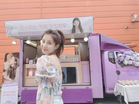 팬들 보여주려고 촬영장에 따로 예쁜 옷을 싸들고 다닌다는 서현 | 인스티즈