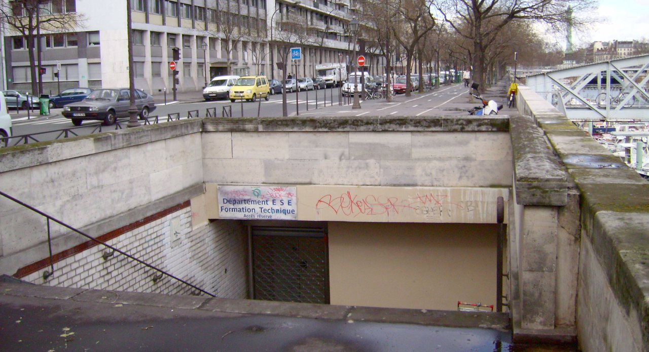 수도 한복판에 버려진 지하철역이 있다? | 인스티즈