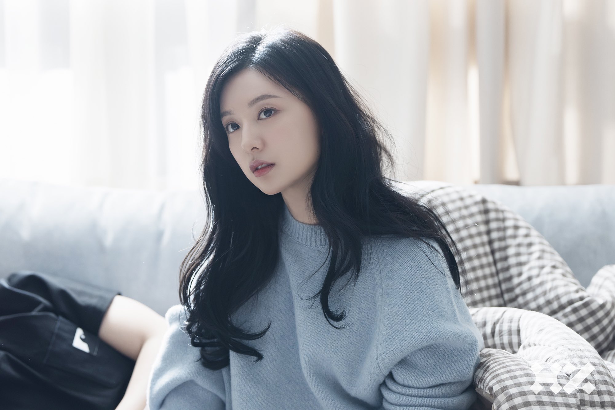 퍼스널컬러 직접 받으러 간 듯한 배우 김지원 | 인스티즈