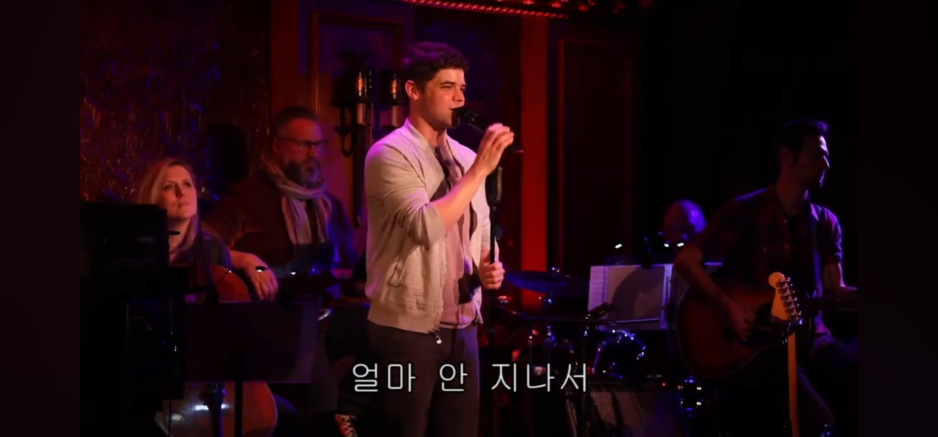 이제 와서 말하지만 휴 잭맨, 잭 에프론 대신 위대한 쇼맨이란 영화를 세상에 나온 게 한 건 나야! 그게 무슨 소리냐고?.jpg | 인스티즈