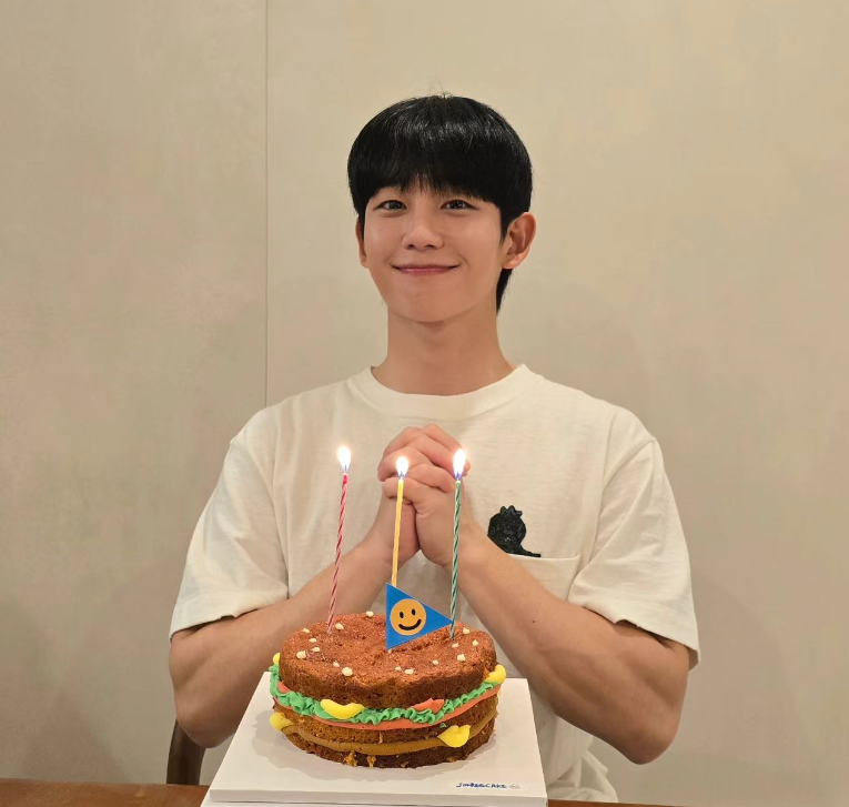 항상 정해인 보면 위화감 느껴졌거든 | 인스티즈