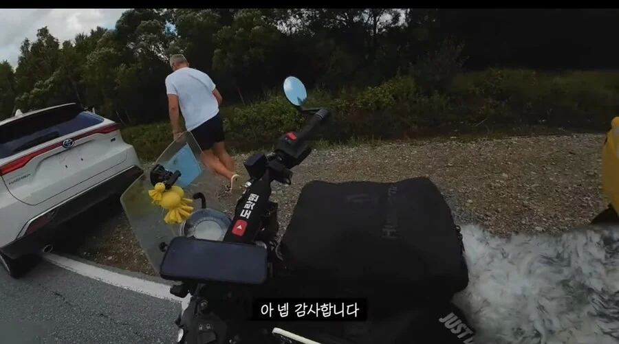 러시아 여행중 친절한 현지인을 만난 유튜버가 깜짝 놀란 이유 | 인스티즈
