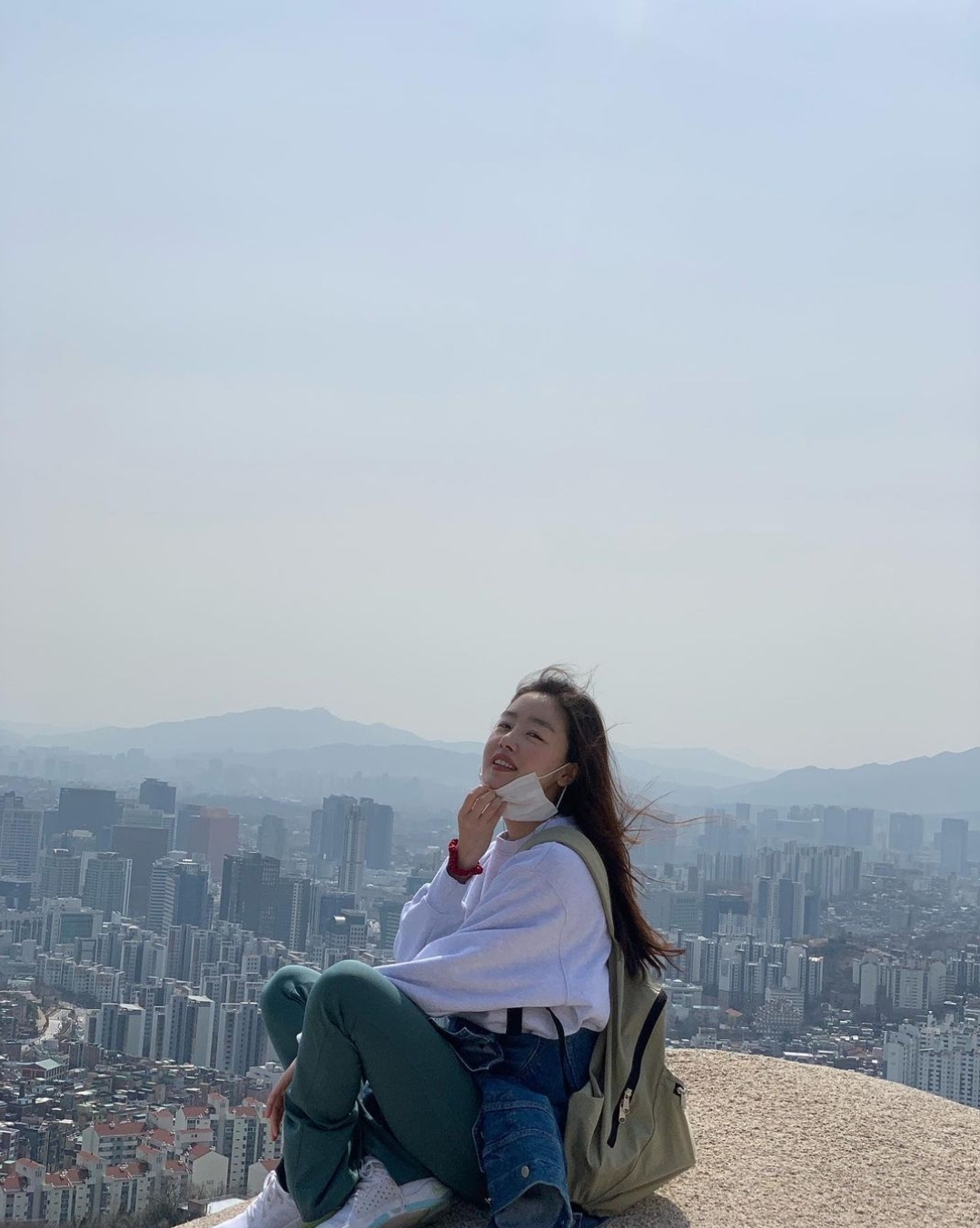 막걸리 먹으려고 등산하는 한선화.........jpg | 인스티즈