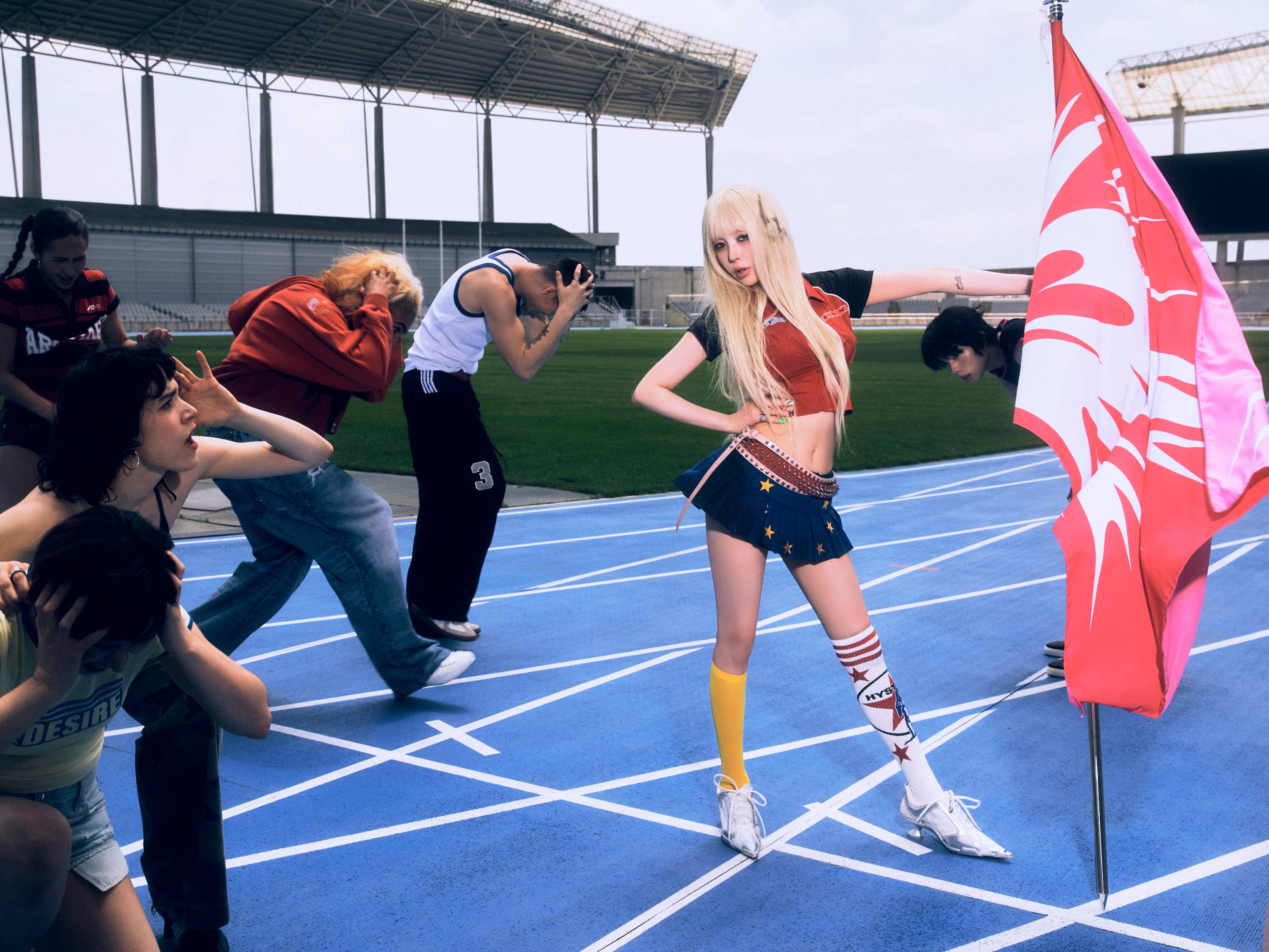 스엠이 니들 취향 몰라서 다 시도해봤어 라고 말하는거 같은 보아 정규 11집 컨셉.jpgif | 인스티즈