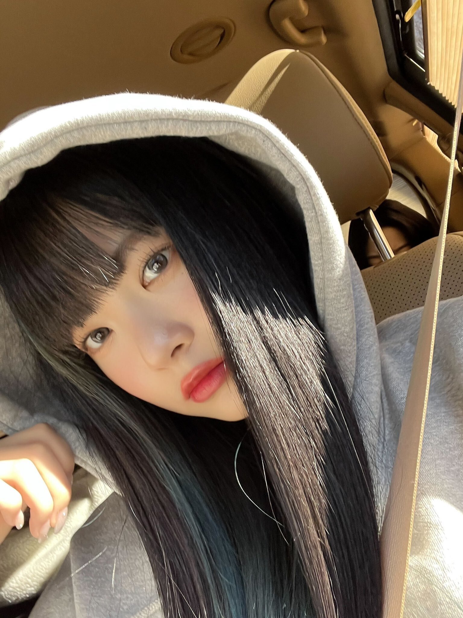 호불호 극명하게 갈리는 요즘 아이돌 오버립 메이크업.twt | 인스티즈