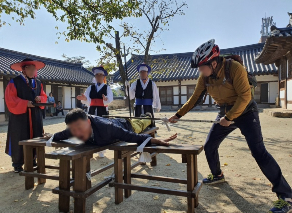 "나이 먹어서 그런가 무근본 지역 축제가 점점 흥미롭게 느껴짐" | 인스티즈