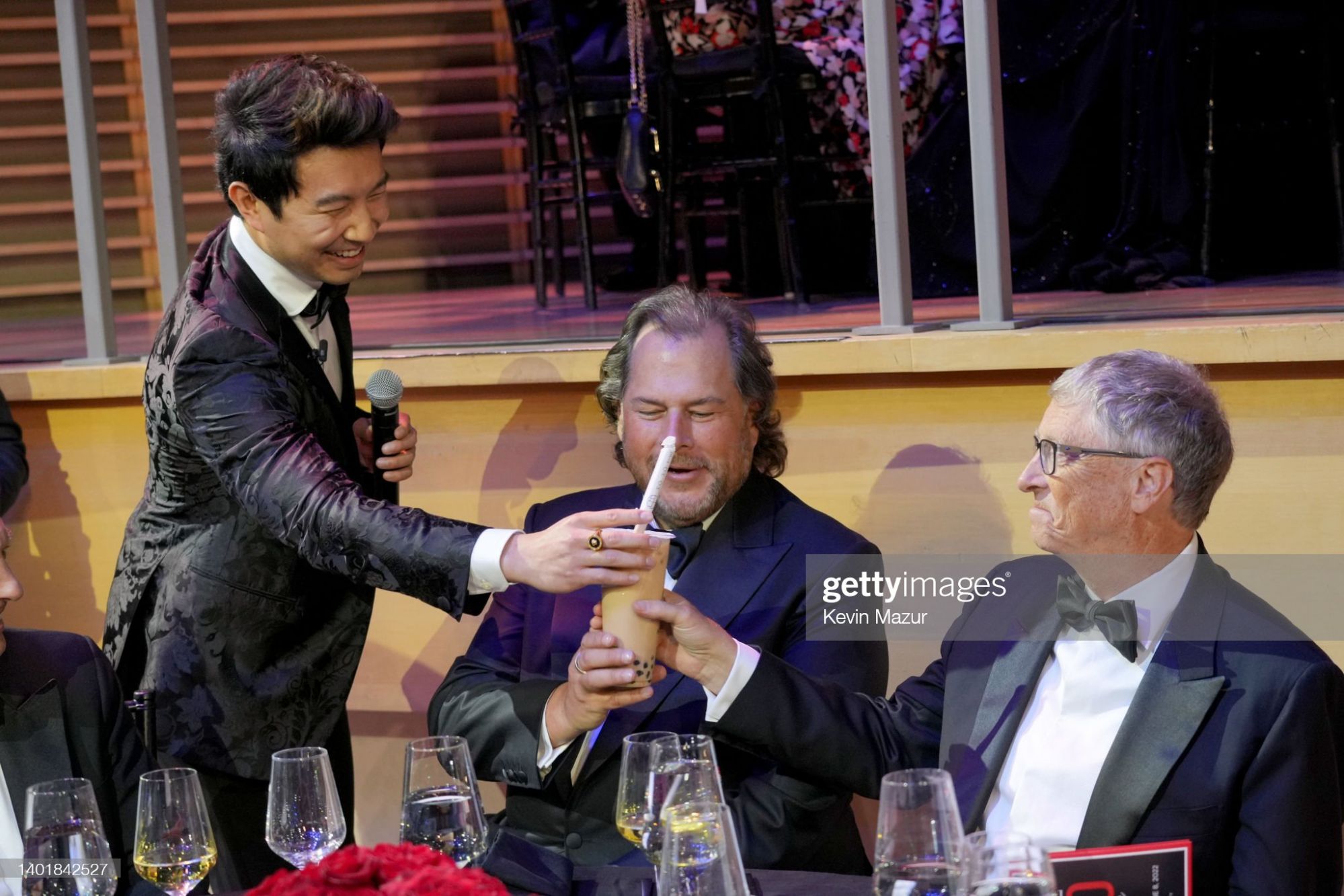 인스타그램에 공차 마신 거 인증한 빌게이츠 | 인스티즈