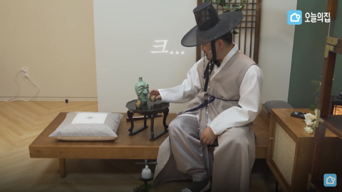 할머니 자개장으로 한국적인 방 꾸미기.jpg | 인스티즈