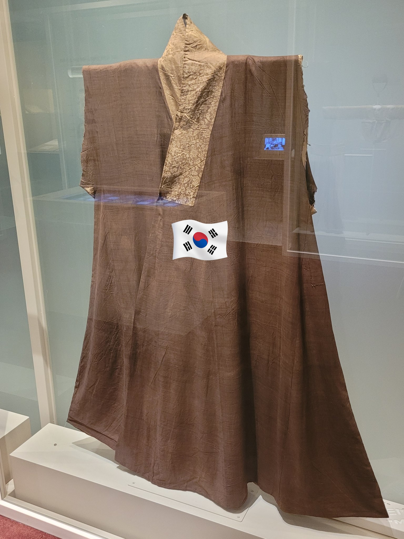 소년 미라의 묘에서 함께 발견된 것 | 인스티즈