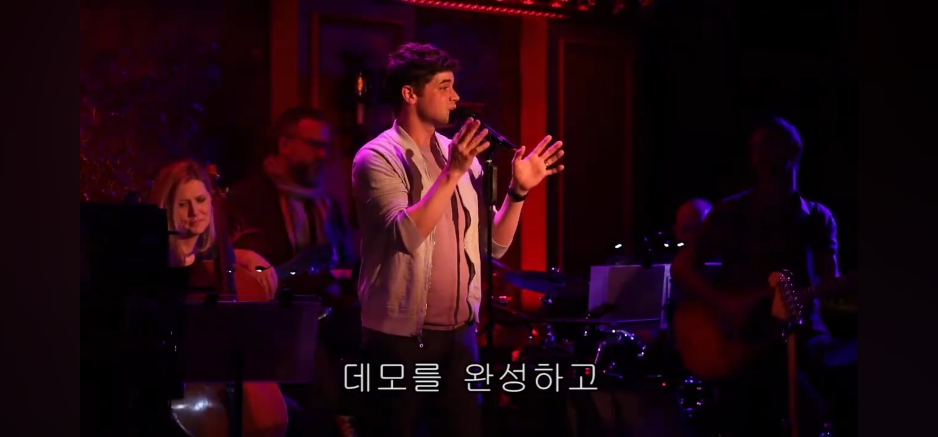 이제 와서 말하지만 휴 잭맨, 잭 에프론 대신 위대한 쇼맨이란 영화를 세상에 나온 게 한 건 나야! 그게 무슨 소리냐고?.jpg | 인스티즈