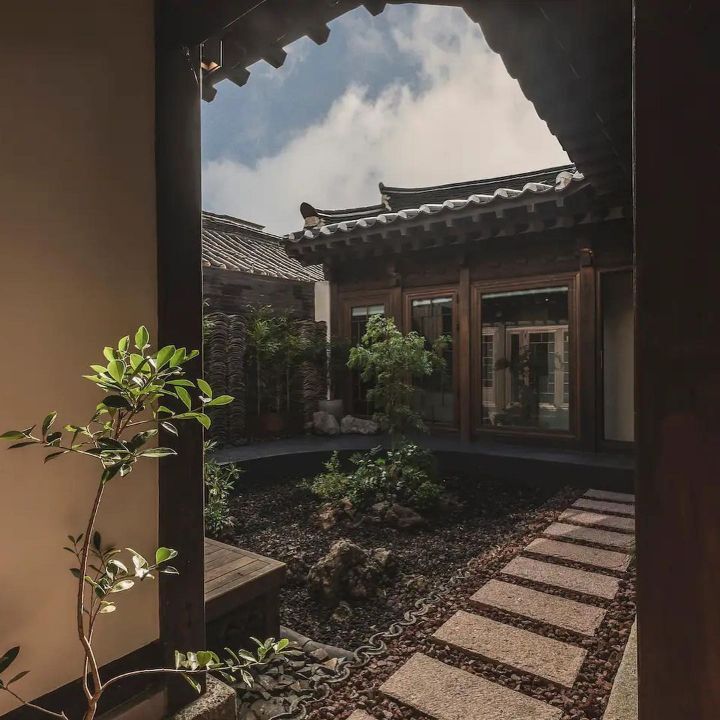 에어비앤비에서 한옥이 전세계적으로 인정받는 아름다운 건축물로 인정되어.twt | 인스티즈