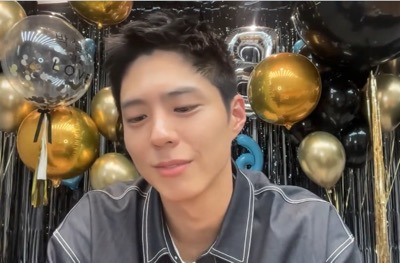 대학원 노비들은 공감했던 석사 논문 쓰던 박보검 상태.x | 인스티즈