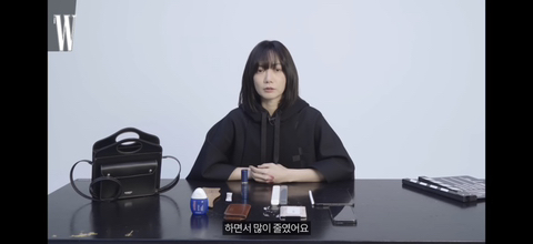 물건을 진짜 오래, 심플하게 쓰는 배두나 왓츠인마이백.jpg | 인스티즈