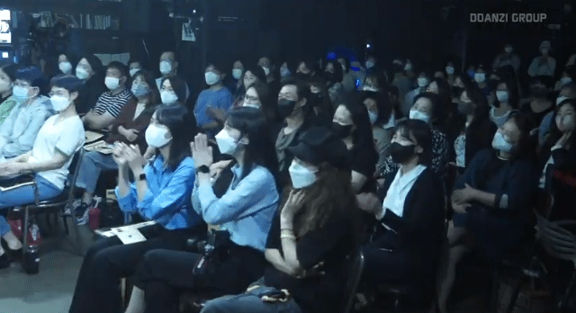 개딸들의 치어리딩 아닌 포지티브를 칭찬한 오늘자 이재명.jpg | 인스티즈