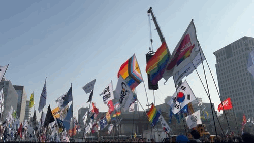 1호차 행진 끝나갈 때 막호차 사람들이 출발했던 🇰🇷윤석열 탄핵 찬성집회 행진(3/22) | 인스티즈