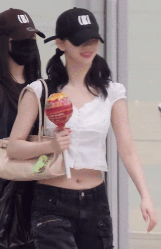 친구들 사이에서 별명이 '기린'이었다는 카리나 | 인스티즈