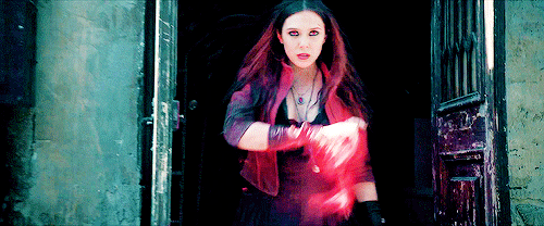 [마블] 완다 (스칼렛위치) 엘리자베스 올슨의 맛깔나는 손 연기.gif | 인스티즈