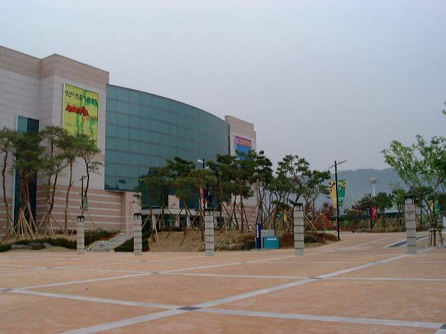 경상남도 창원시 의창구 용지공원과 그 주변 옛 모습.jpg | 인스티즈