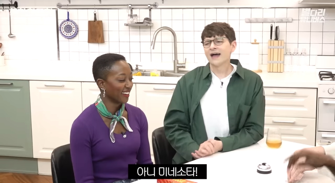 스니커즈 샐러드로 충격을 줬던 미네소타인의 미국인 정체성을 부정하는 미국인들.jpg | 인스티즈