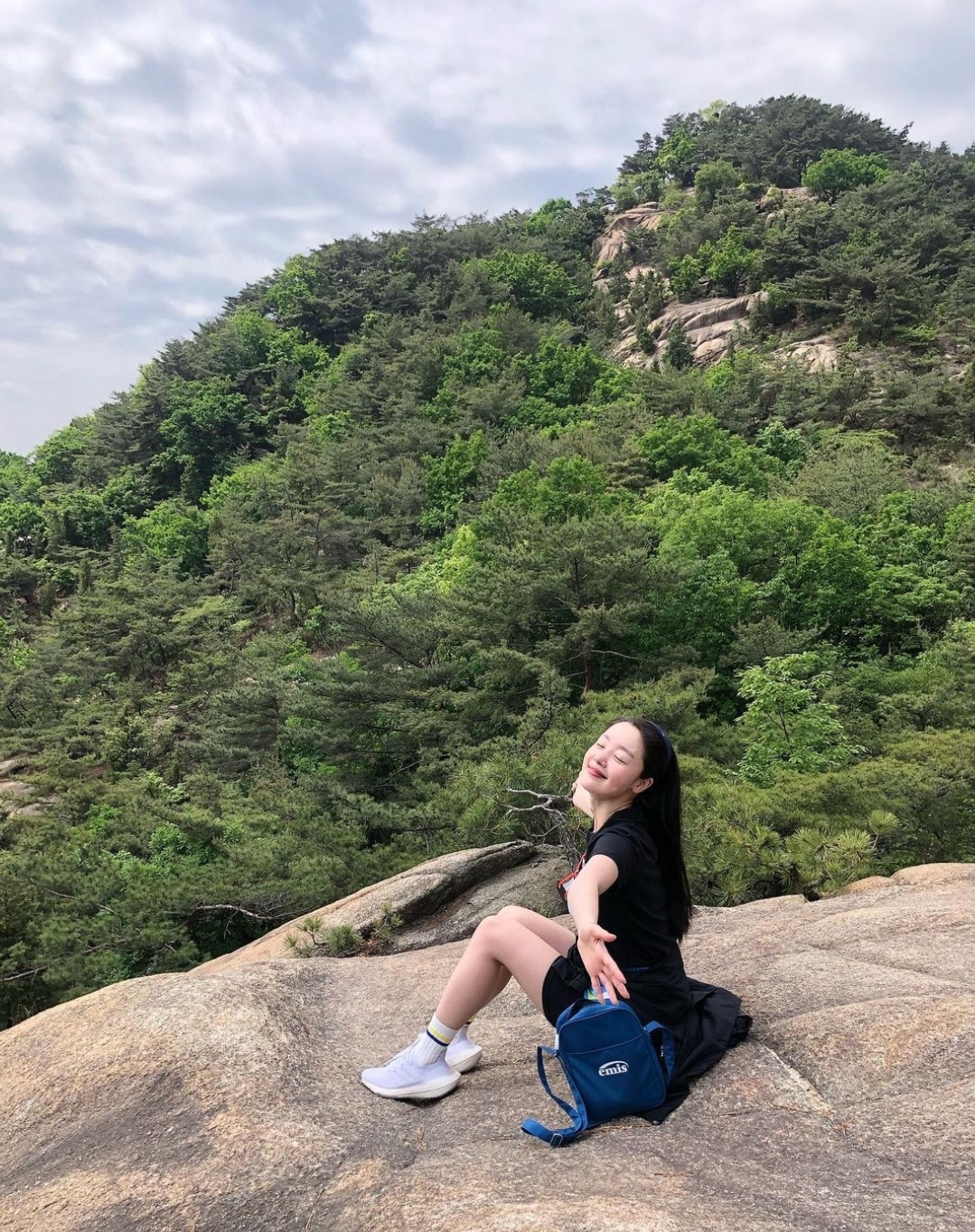 막걸리 먹으려고 등산하는 한선화.........jpg | 인스티즈