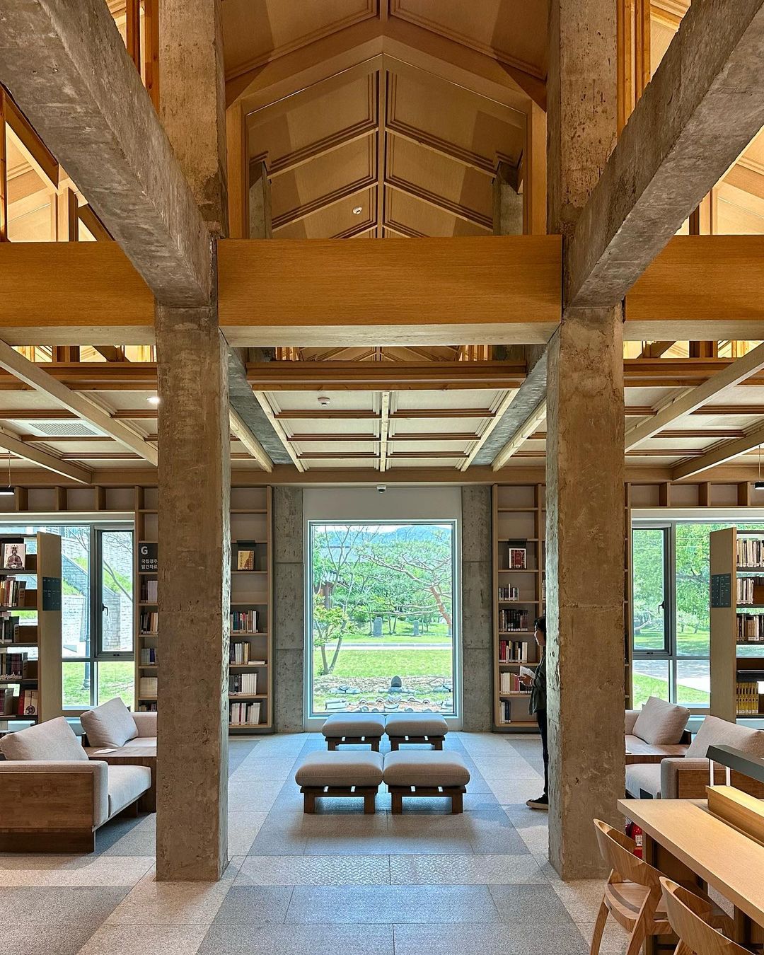 세상에서 제일 운치있는 도서관 | 인스티즈