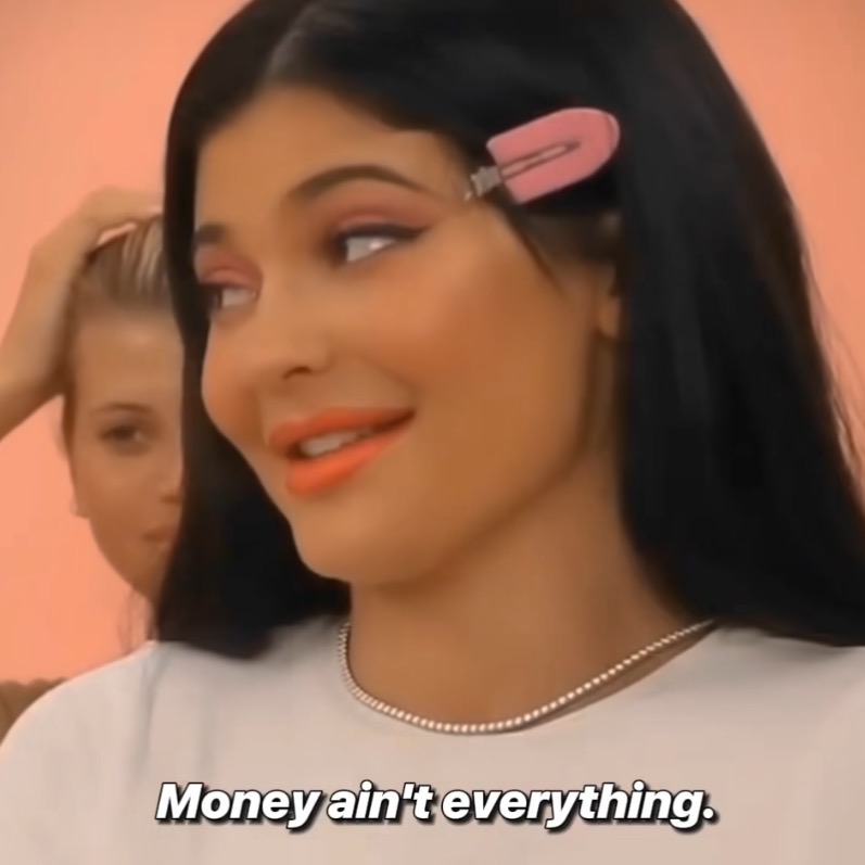 돈이 다야 vs 아니야로 말싸움 하는 카일리제너와 클로이 카다시안 | 인스티즈