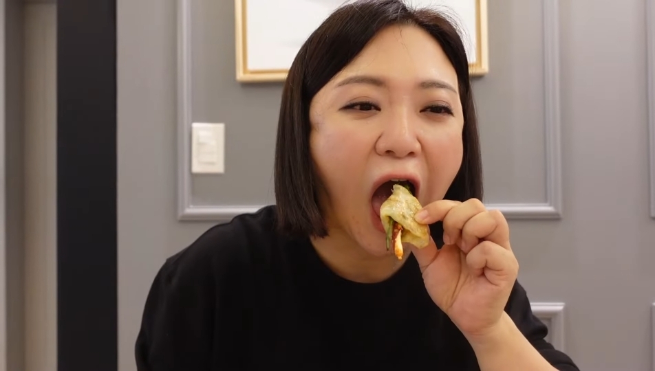 부산 여자 김숙이 소개하는 대구 납작만두와 대전 실비파김치 조합 | 인스티즈