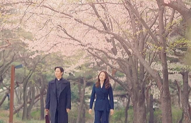 [열혈사제] 설마 럽라인가 싶었는데 인류애였던 드라마 속 신부-검사 관계성 | 인스티즈