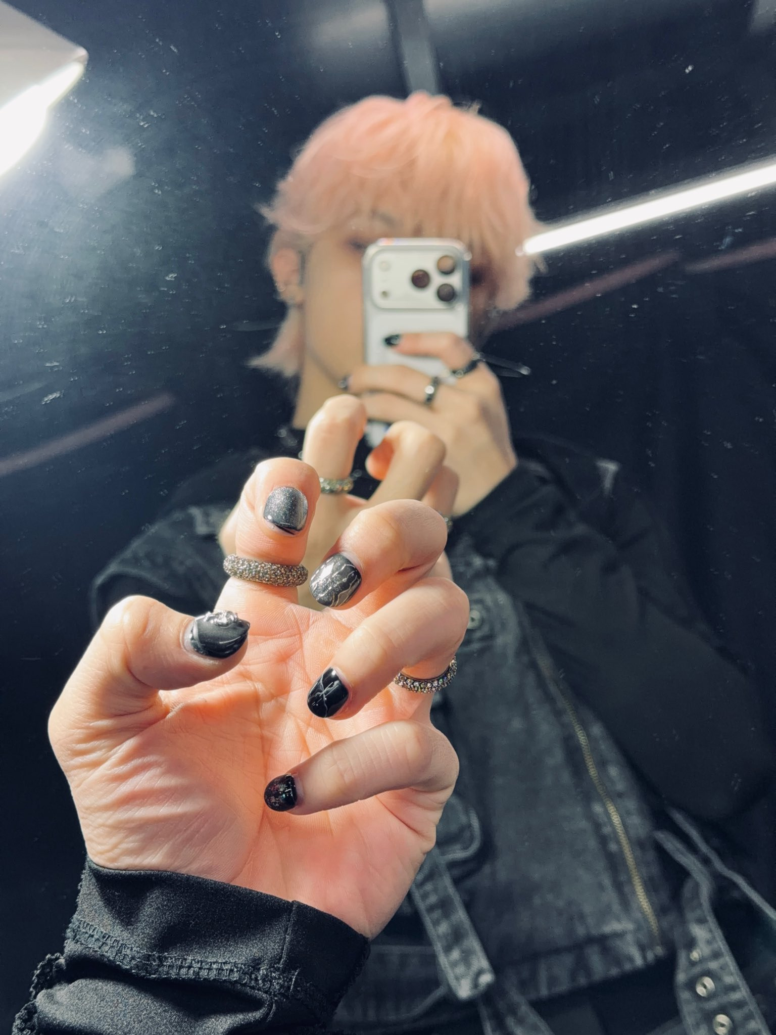 요즘 남돌들 사이에서 빼놓을 수 없다는 네일아트 | 인스티즈