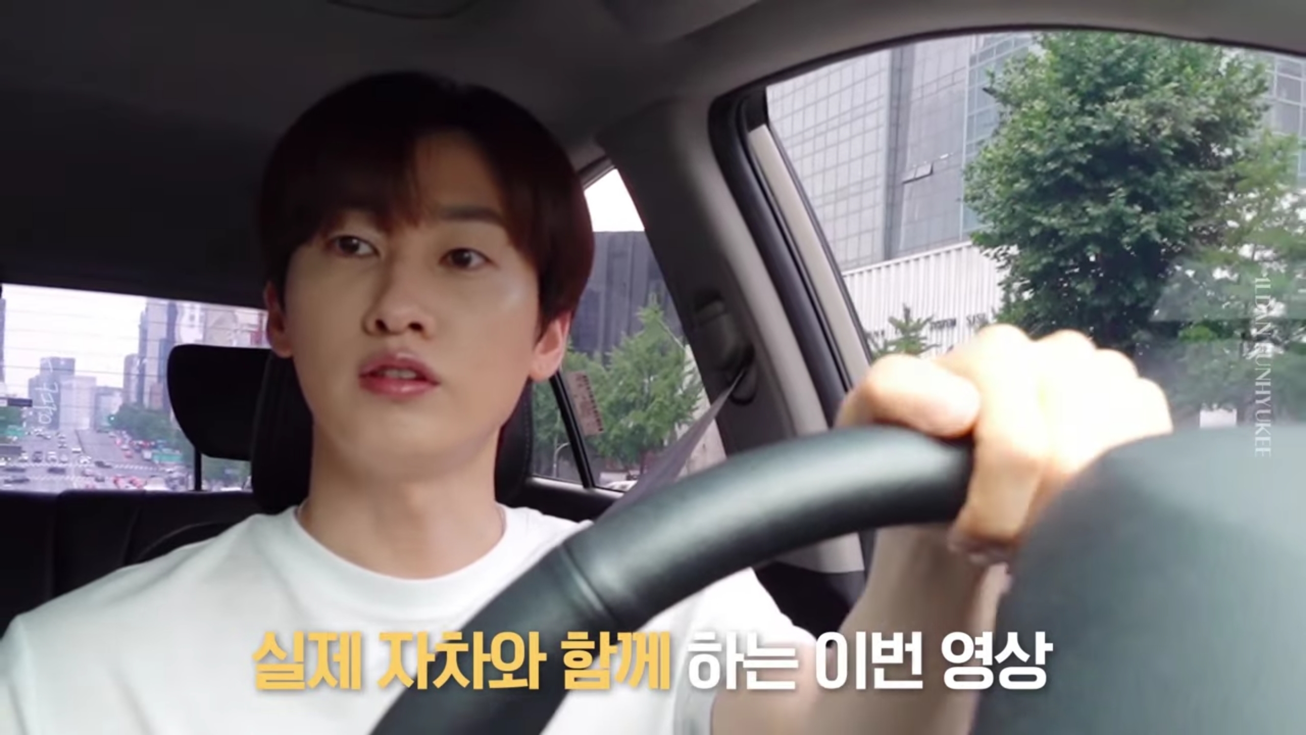 슈퍼주니어 은혁이 타는 차.jpg | 인스티즈