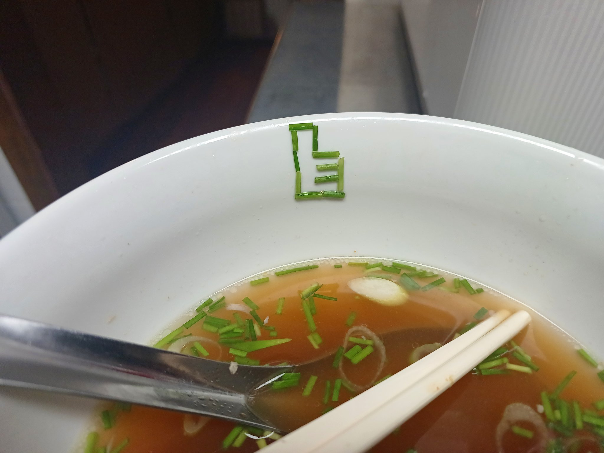 그릇 정리하는데 손님이 따봉 주시고 가셨다.x | 인스티즈