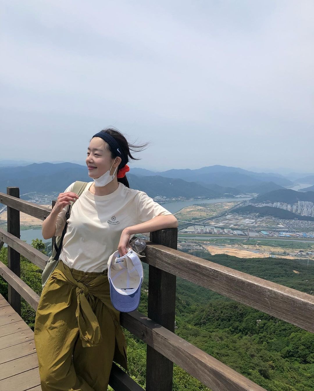 막걸리 먹으려고 등산하는 한선화.........jpg | 인스티즈