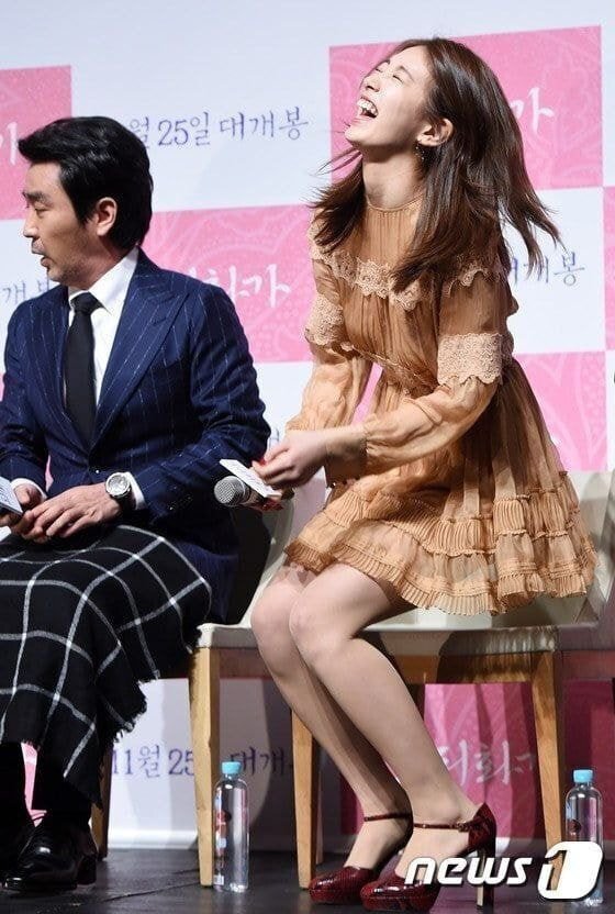 수지 담요 뺏어가는 류승룡 | 인스티즈