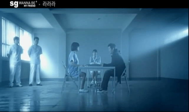 곡은 신나지만 뮤비는 공포 그 자체 | 인스티즈