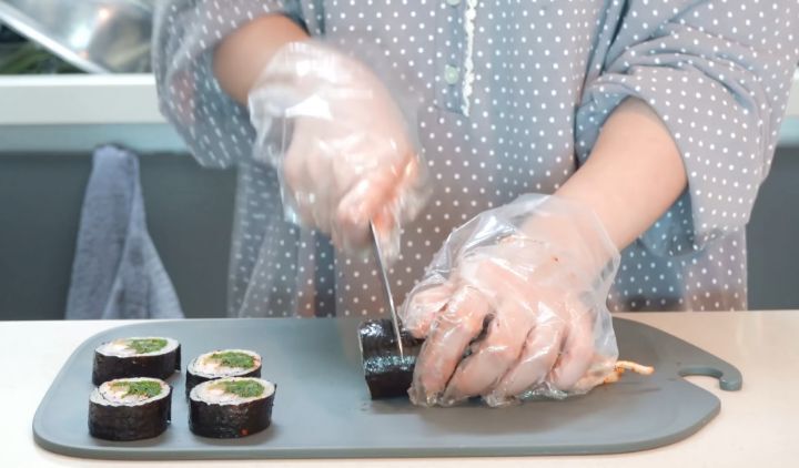 무슨 맛인지 궁금한 파김치김밥 | 인스티즈