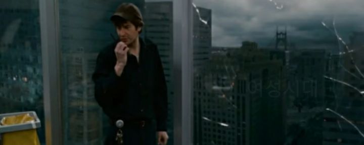 고층 건물 엘리베이터에 갇힌 5명. 이들 중 1명은 사람이 아니다. 데블 | 인스티즈