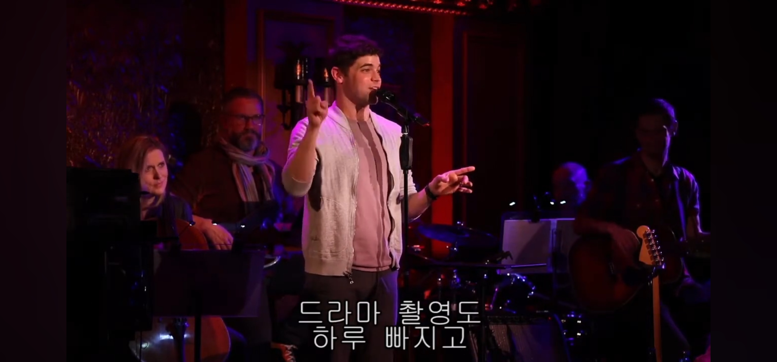 이제 와서 말하지만 휴 잭맨, 잭 에프론 대신 위대한 쇼맨이란 영화를 세상에 나온 게 한 건 나야! 그게 무슨 소리냐고?.jpg | 인스티즈