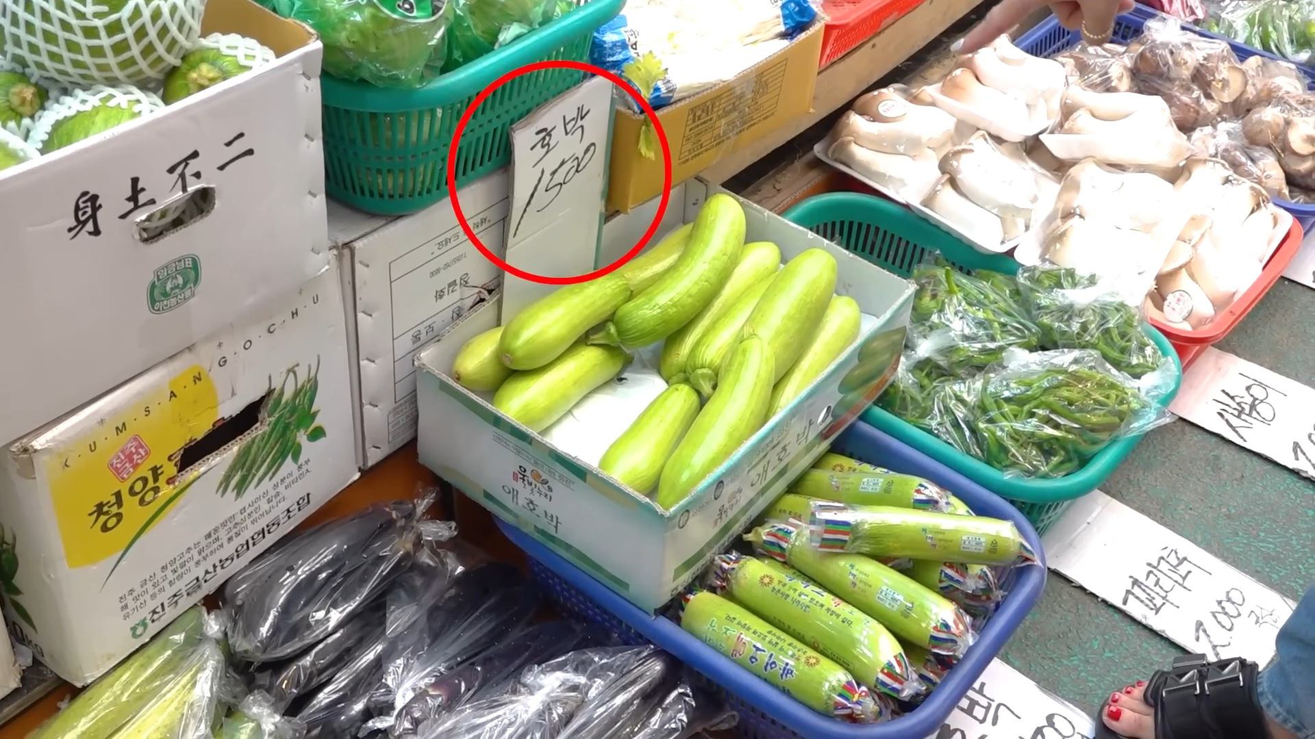 시장에서 만원으로 반찬 5종 재료 사기 시도해본 장영란....jpg | 인스티즈