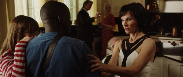 백인 여자친구 부모님 집에 처음 방문하는데 이 가족 전부 어딘가 이상한 거 같아요..gif | 인스티즈