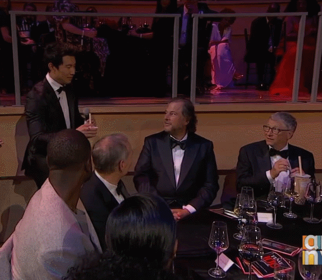 인스타그램에 공차 마신 거 인증한 빌게이츠 | 인스티즈