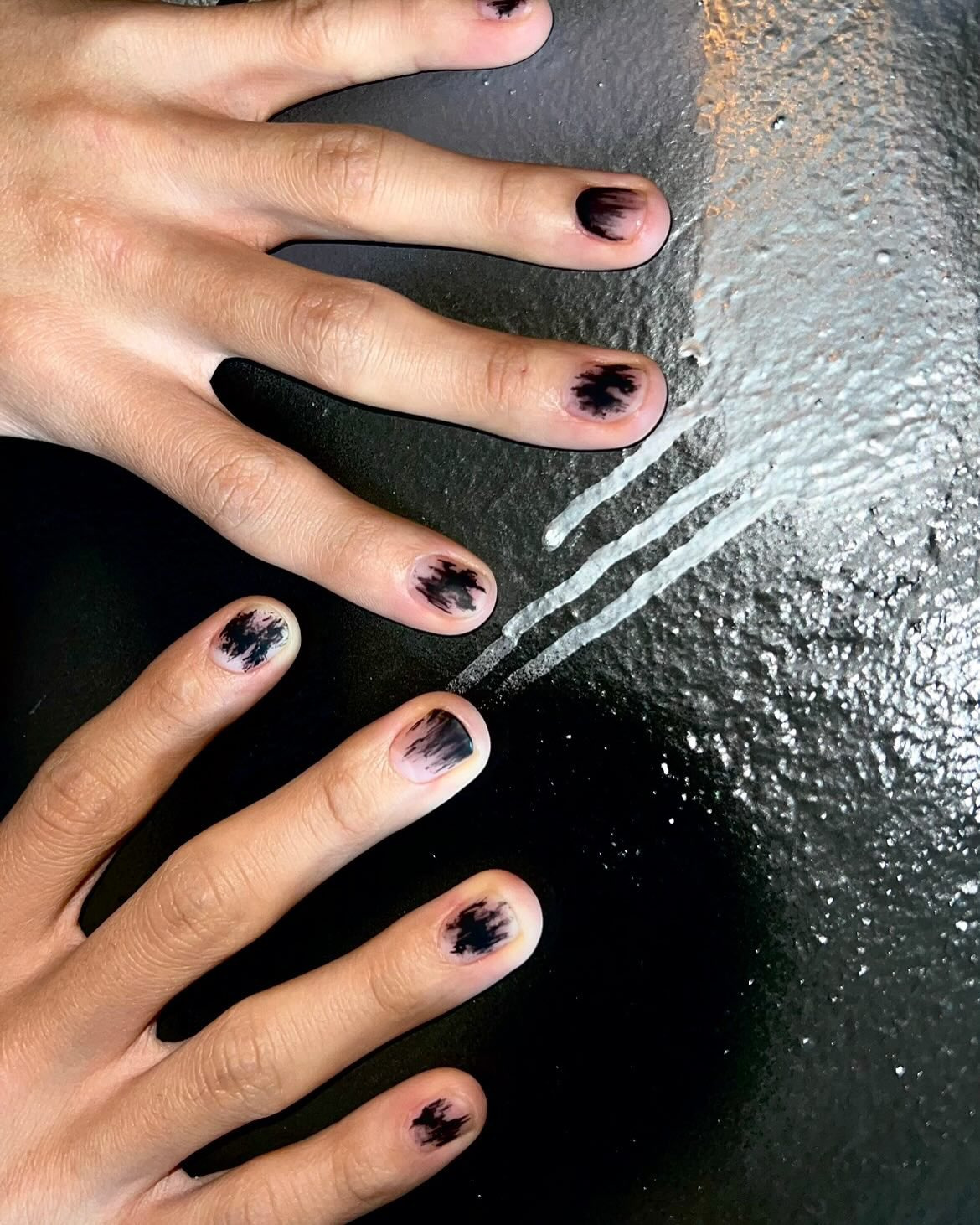 요즘 남돌들 사이에서 빼놓을 수 없다는 네일아트 | 인스티즈