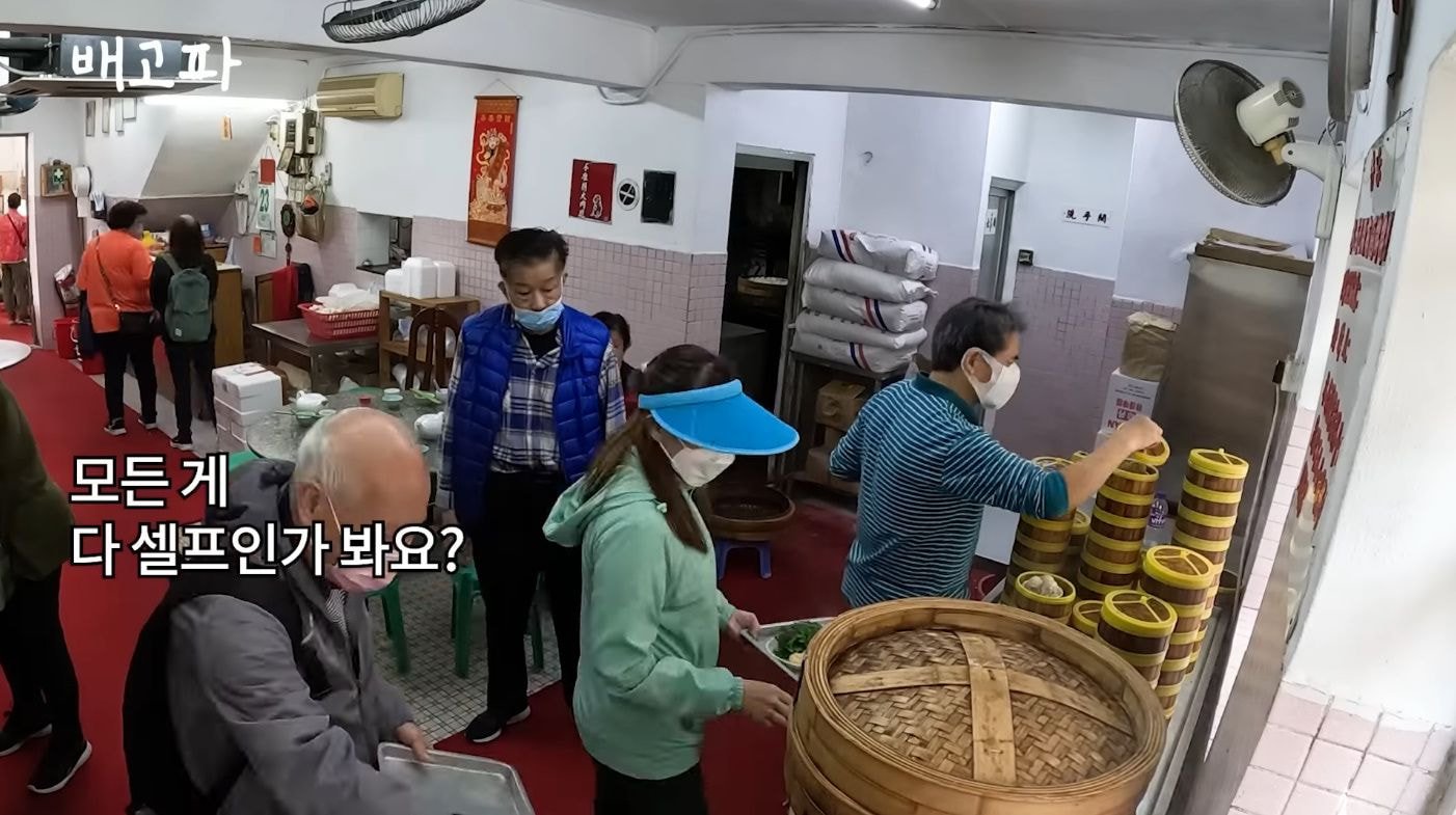 백종원 해외먹방이라길래 스푸파인가 했는데 직원들 배터지게 하는 컨텐츠였던거임.jpg | 인스티즈