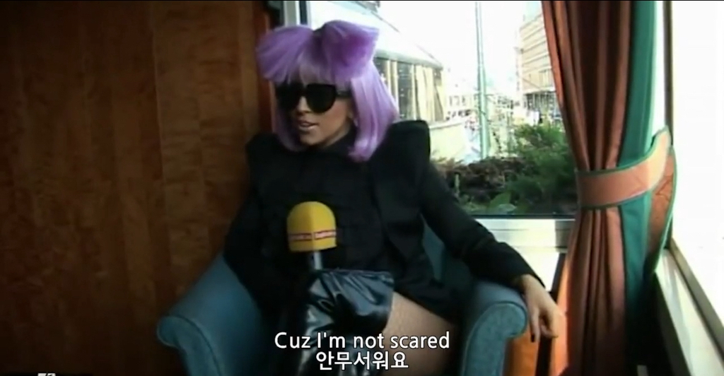 무례한 기자 개패고 다니던 시절의 레이디 가가.jpg | 인스티즈